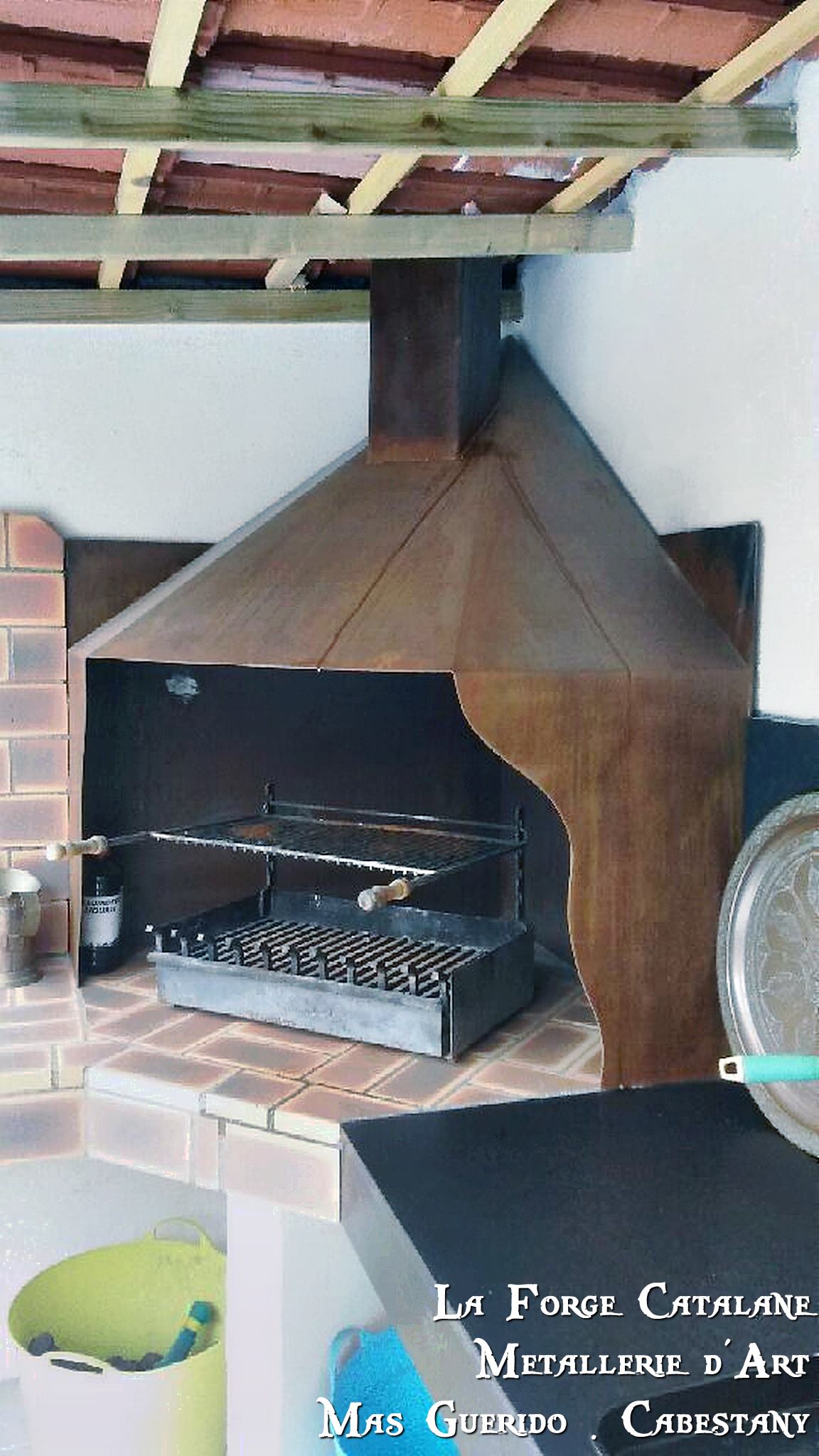 Hotte barbecue angle  forge catalane.jpg
